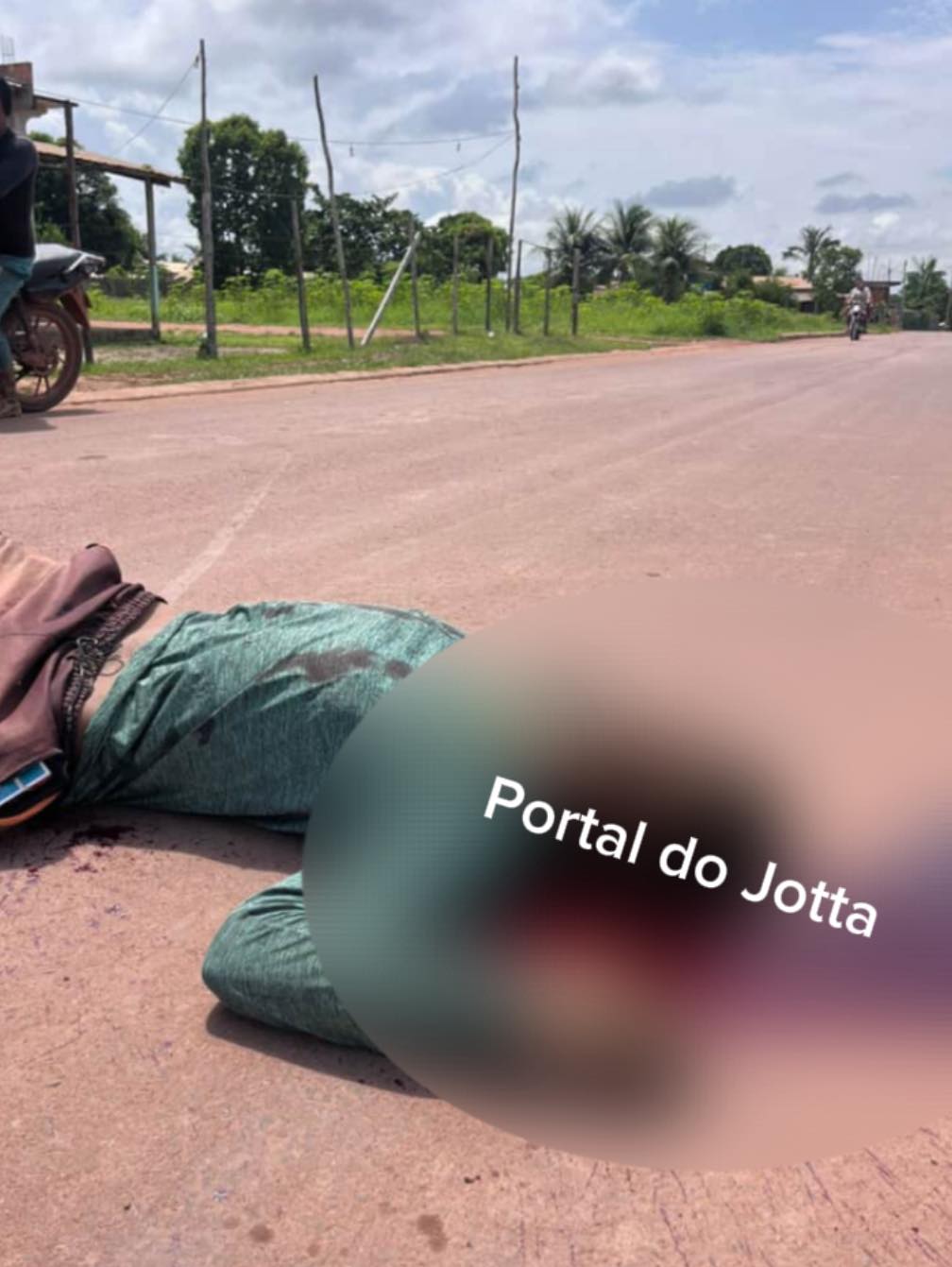 HOMEM E ASSASSINADO A TIROS NA VILA DO ENGENHO EM ITACOATIARA