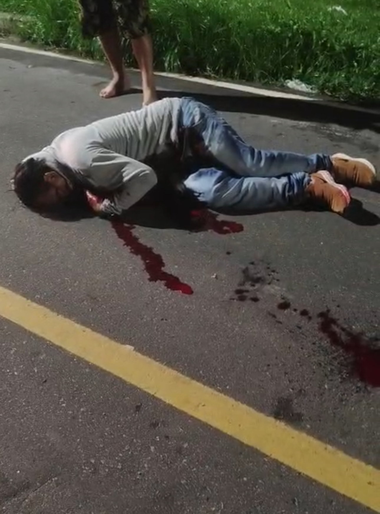 Homem é assassinado a facadas em Itacoatiara