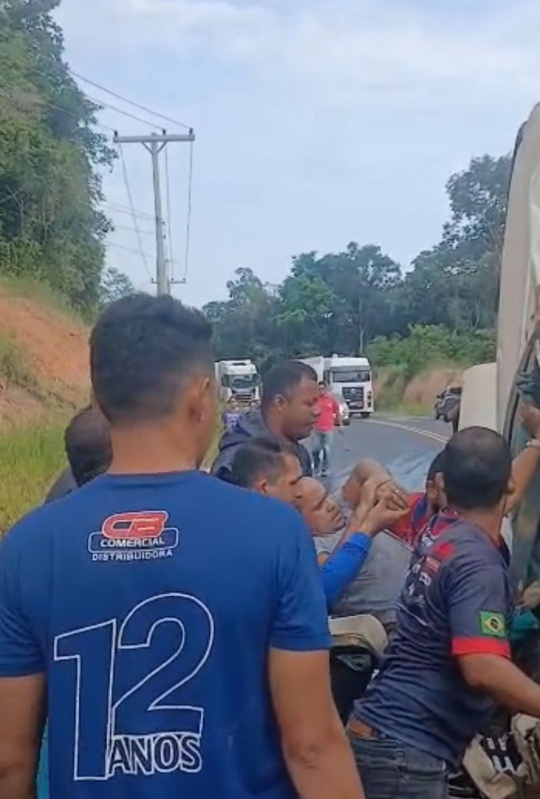 ACIDENTE COM CARRETA DE COMBUSTÍVEL NA RODOVOA AM 010 KM 130 NA MANHA DESTA TERÇA FEIRA