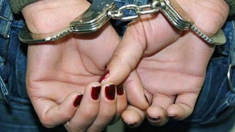 Foragida da Justiça é presa dentro do transporte público em Manaus