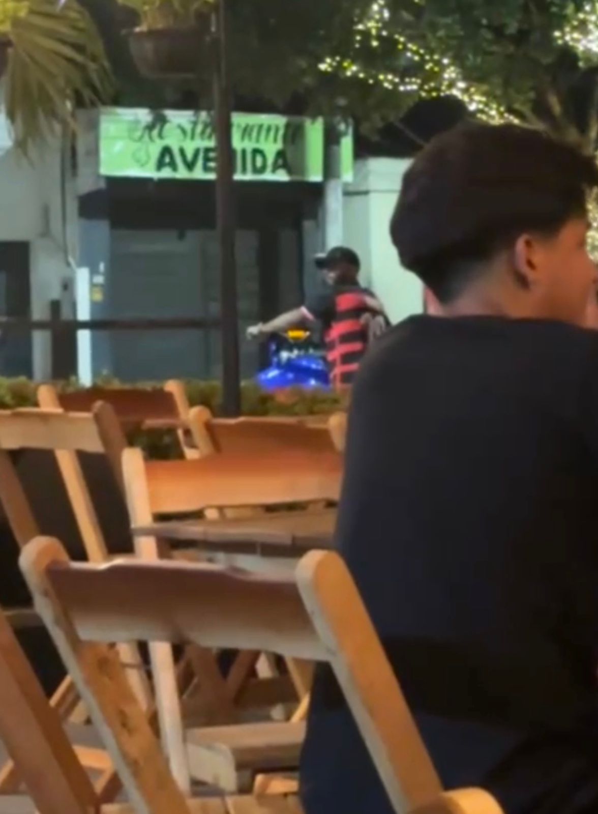 Homem Saca Arma e Dispara em Lanchonete de Itacoatiara Após Perturbar Clientes