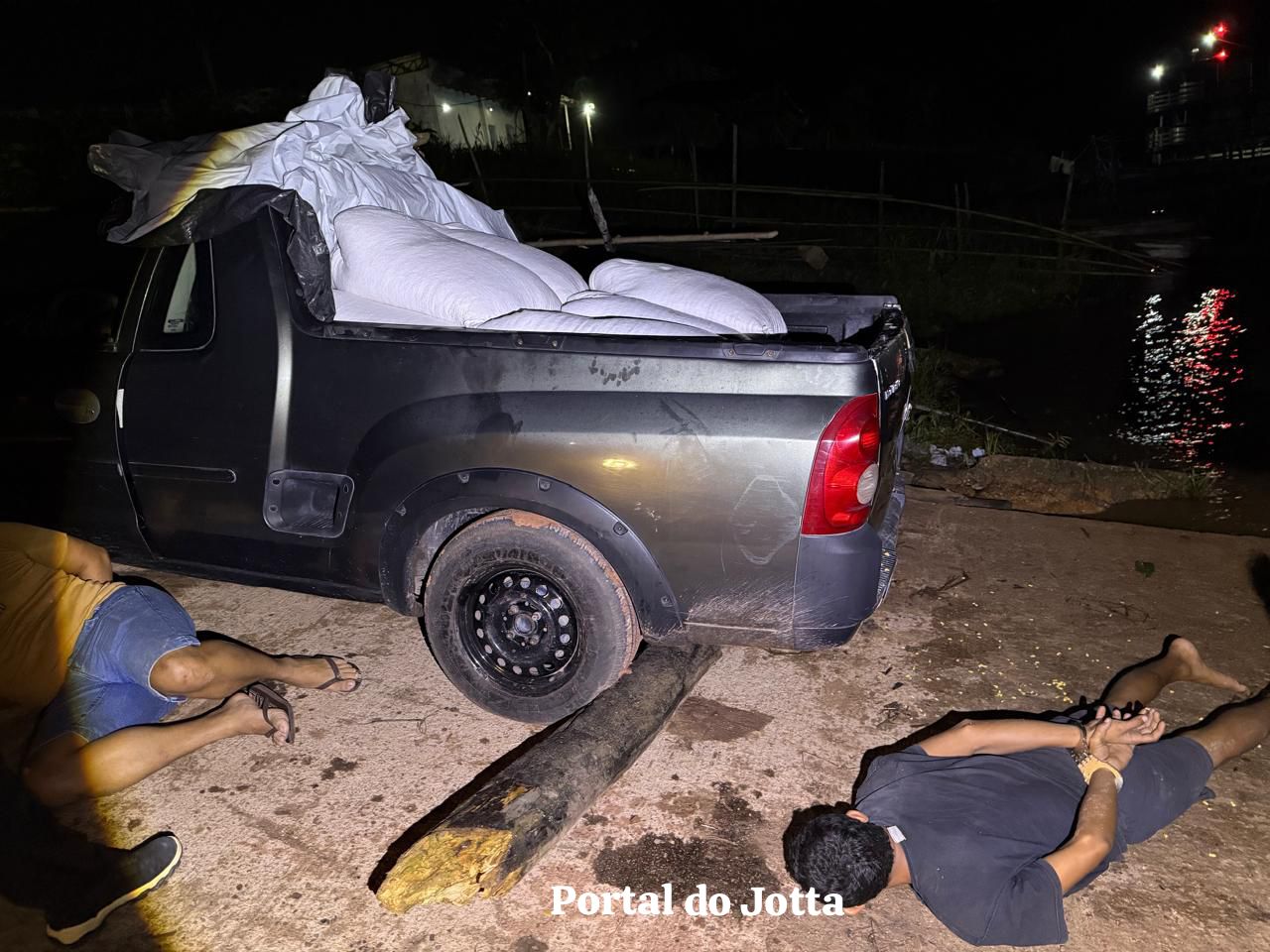 Polícia prende três homens por furto qualificado de grãos de milho em Itacoatiara